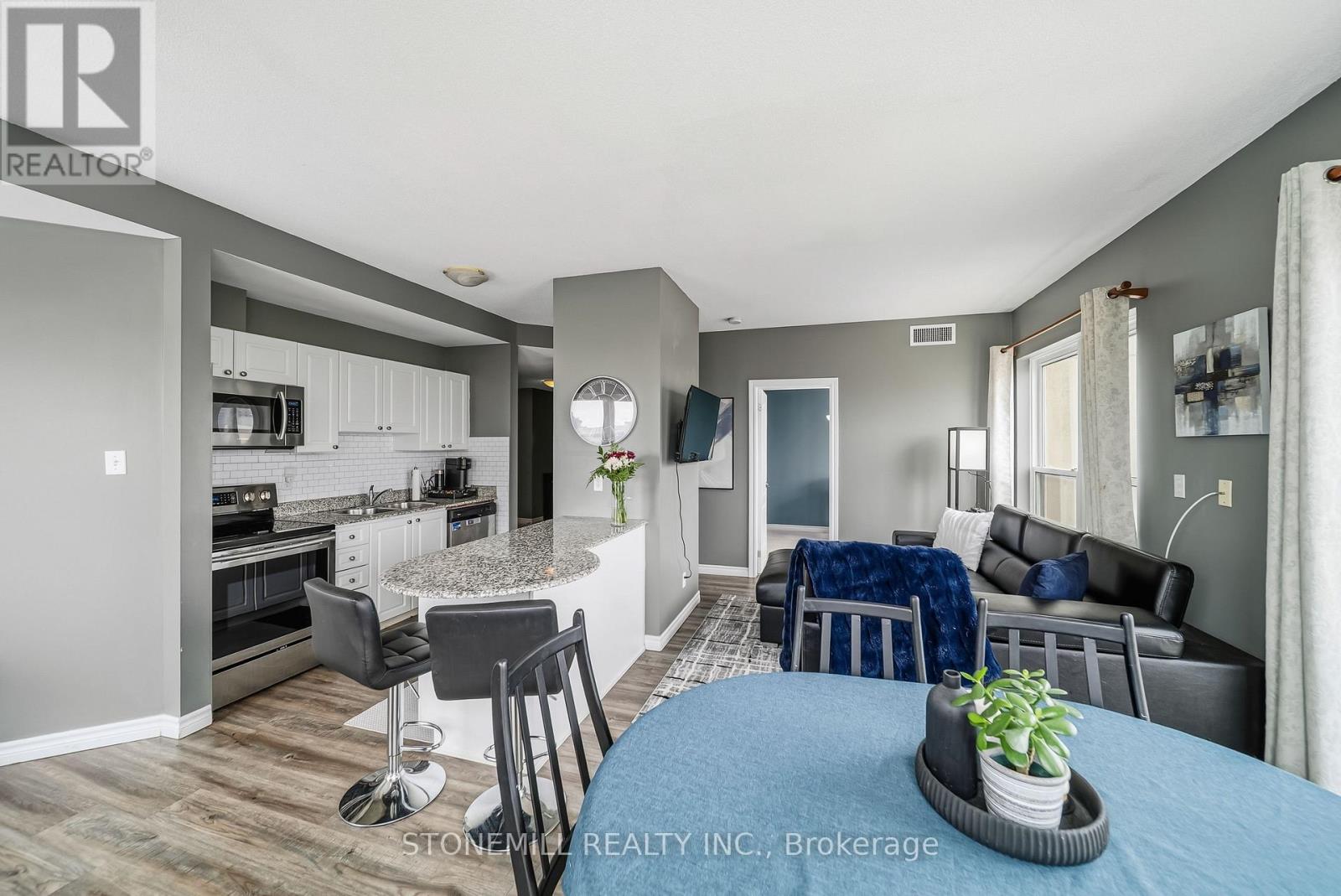 #701 135 JAMES STREET S - 15