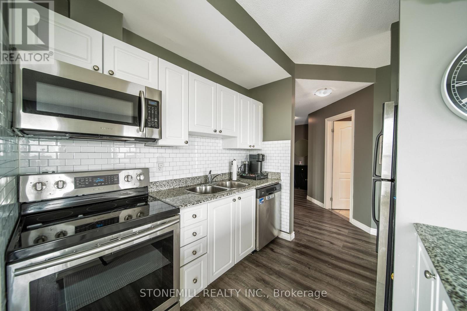 #701 135 JAMES STREET S - 21