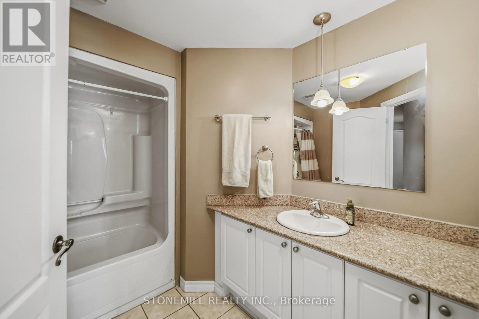 #701 135 JAMES STREET S - 9