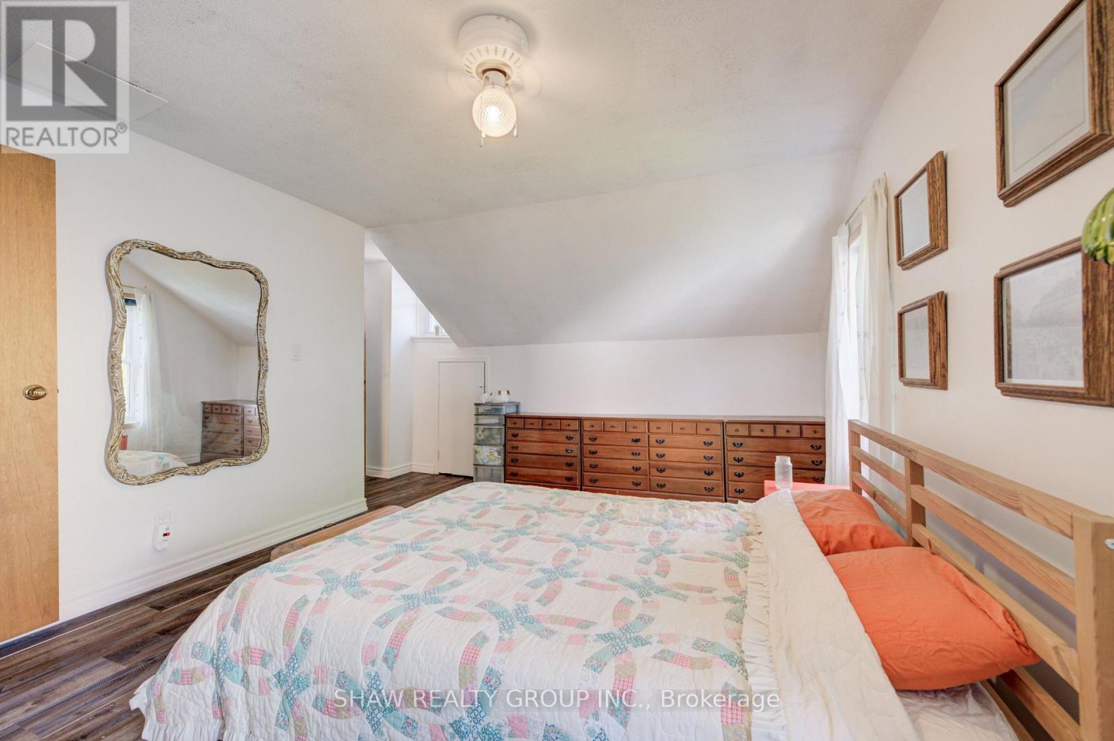 127 HENDERSON STREET - 20