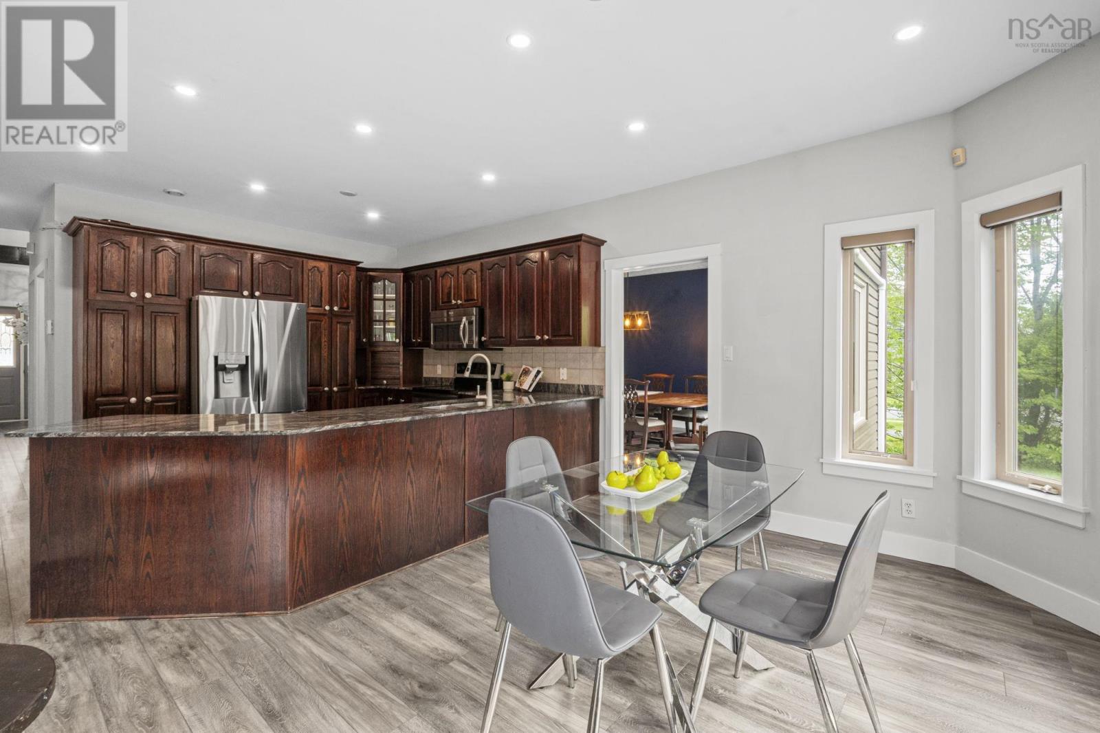 31 Lancaster Drive - 13