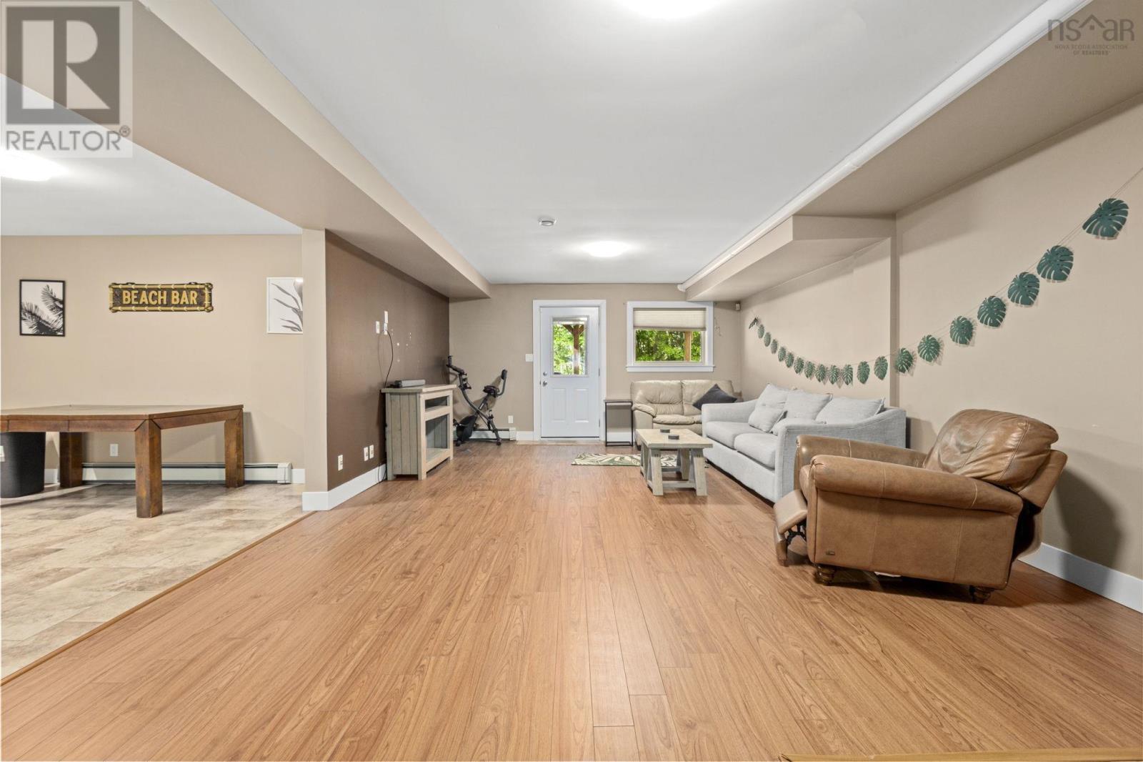 31 Lancaster Drive - 43