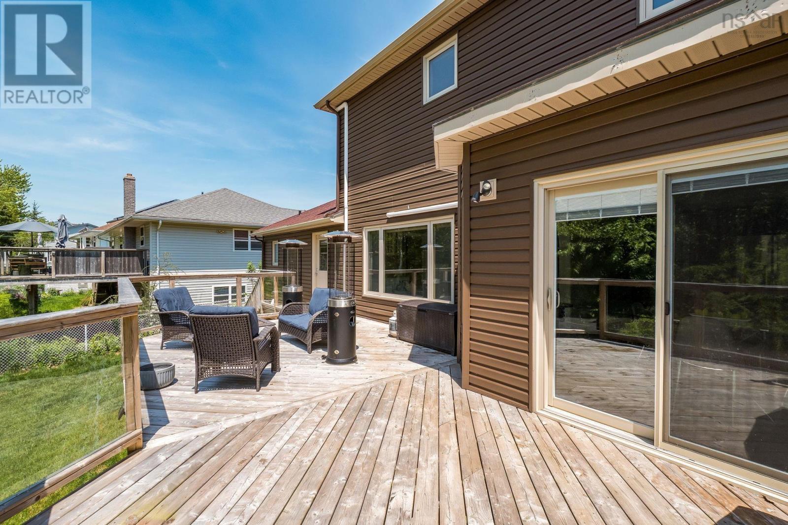 31 Lancaster Drive - 50