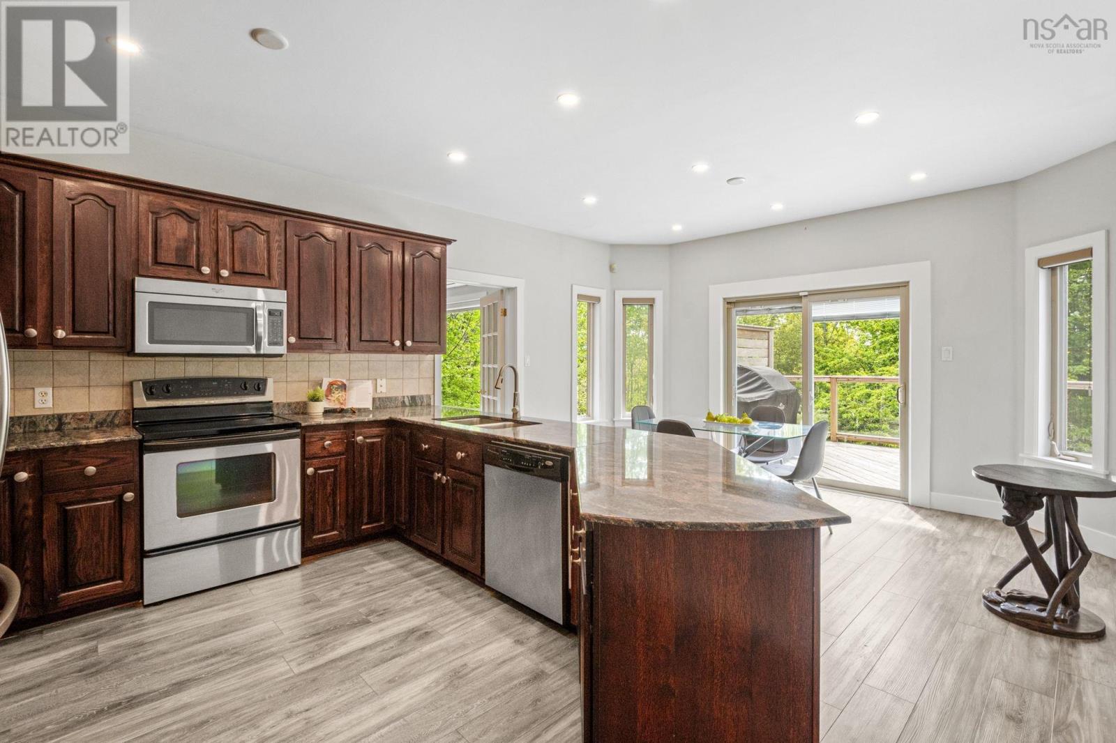 31 Lancaster Drive - 8