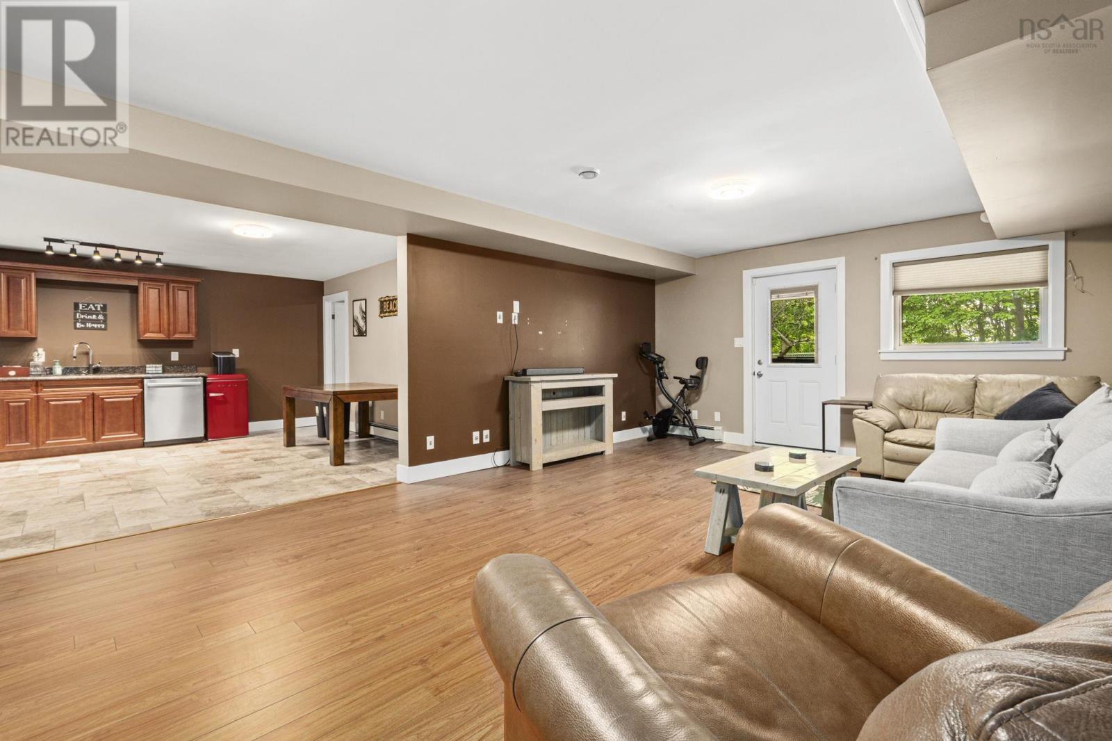 31 Lancaster Drive - 42
