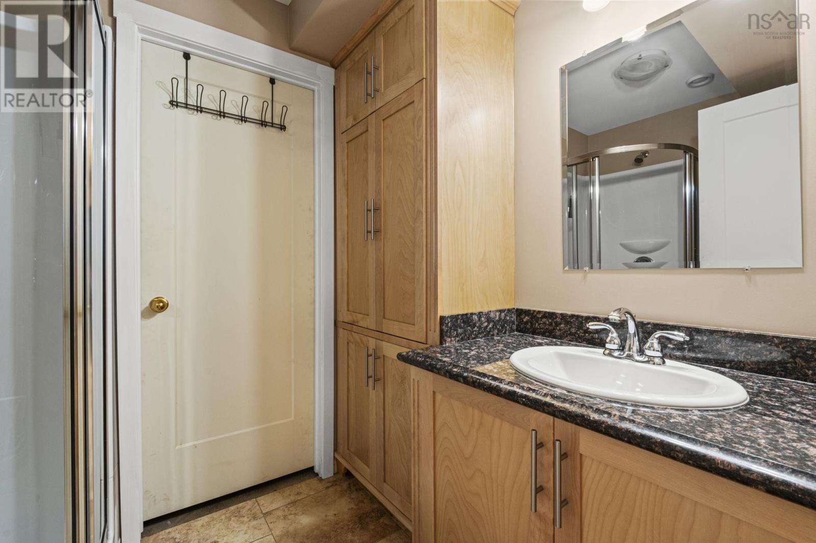 31 Lancaster Drive - 40
