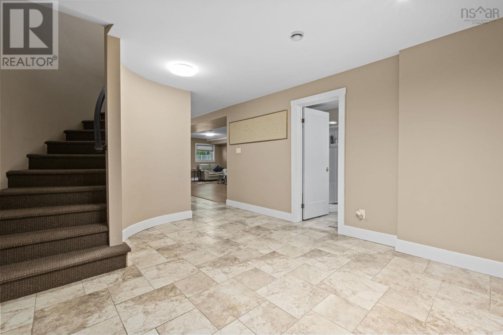 31 Lancaster Drive - 39