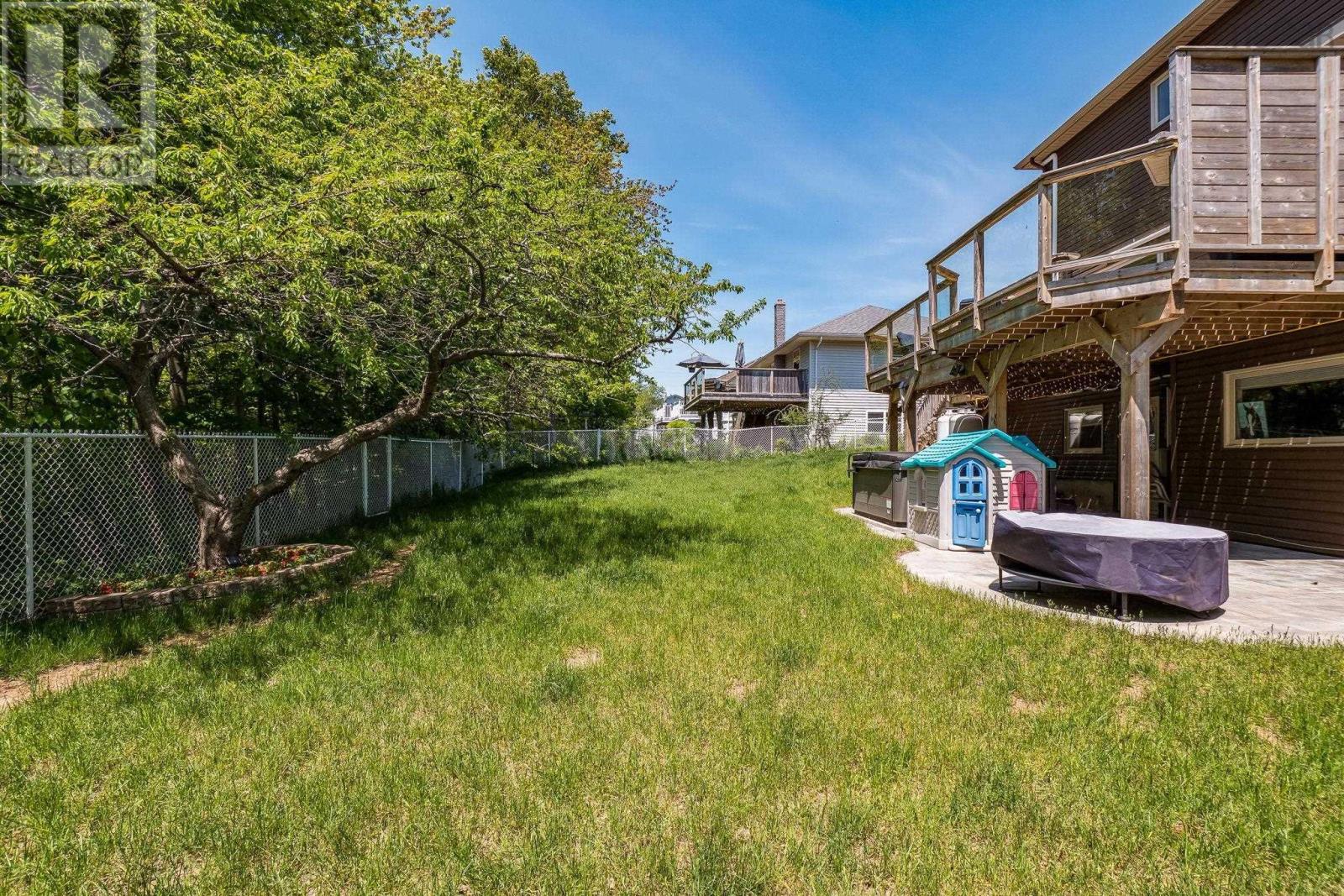 31 Lancaster Drive - 46