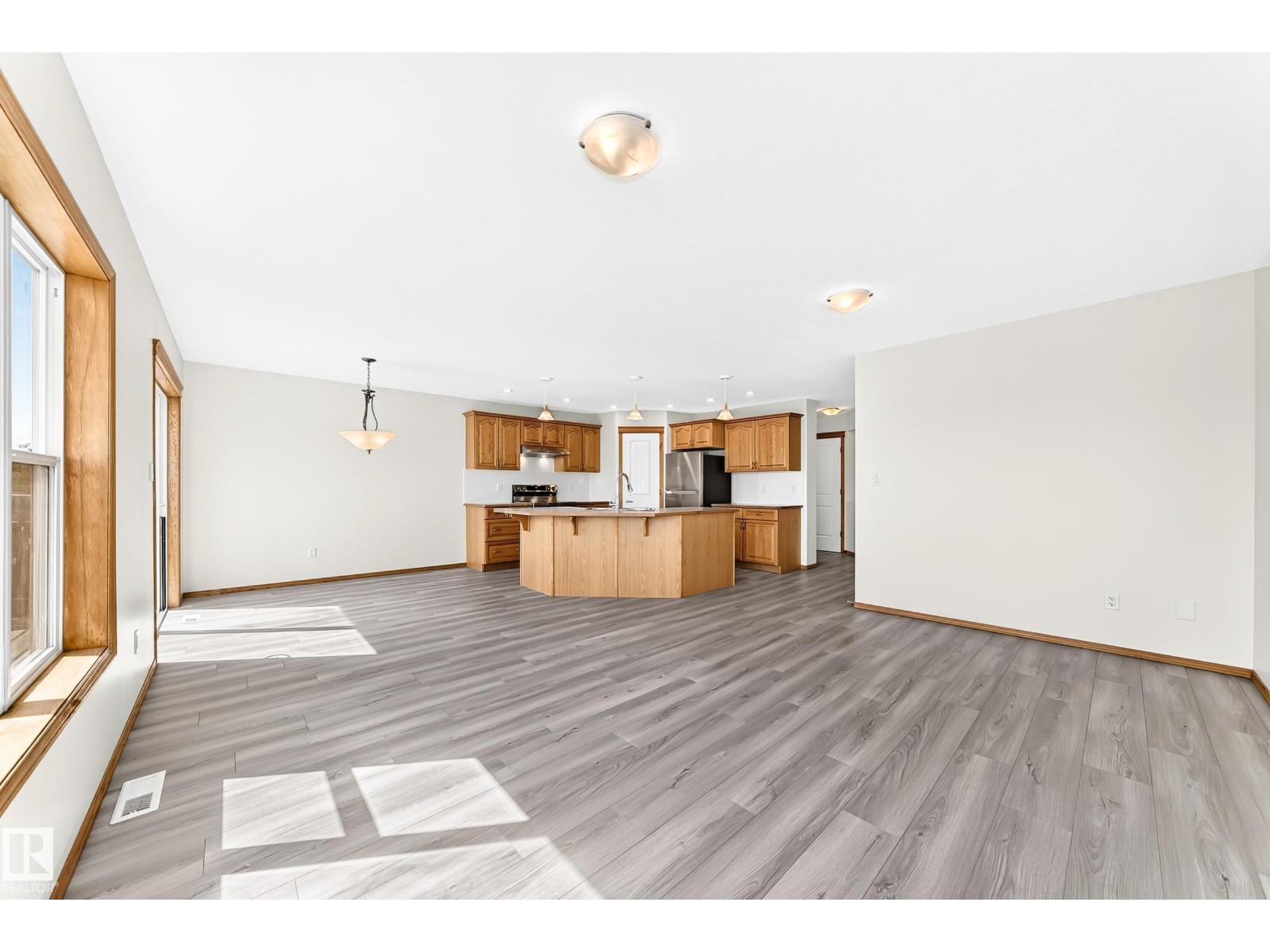 686 KANANASKIS DR - Image 24
