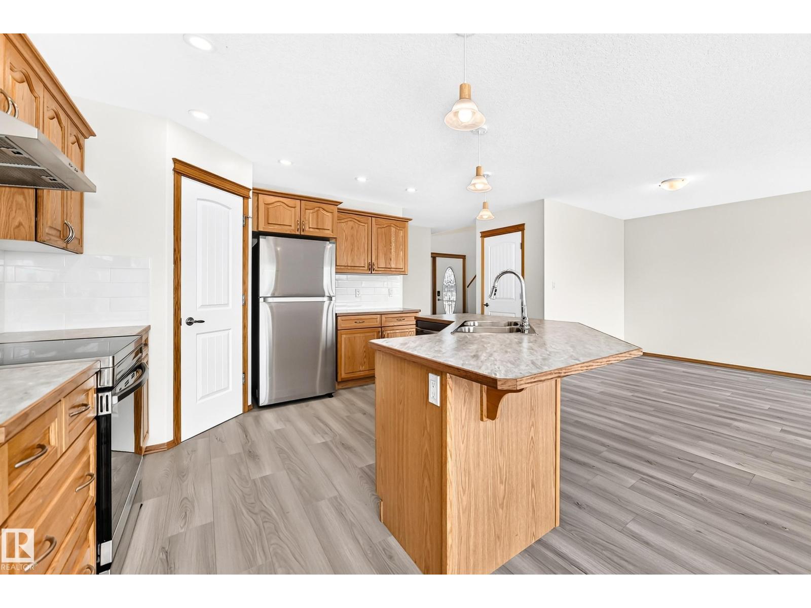 686 KANANASKIS DR - 16