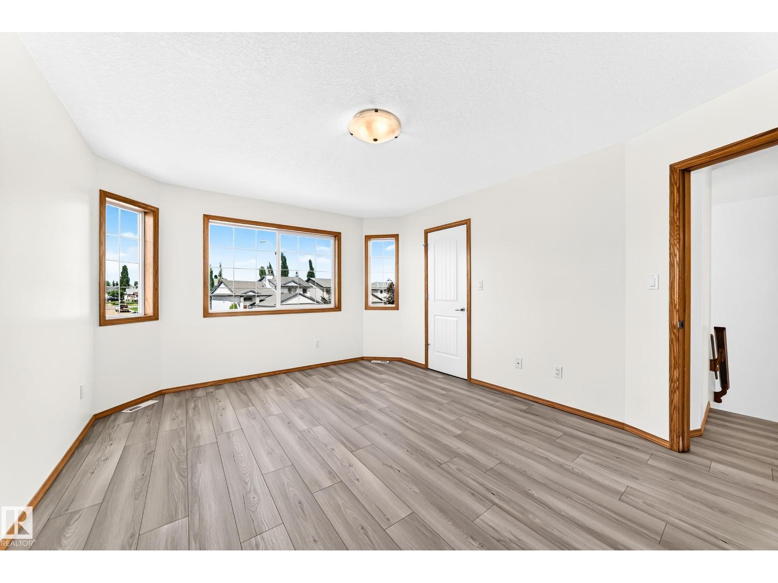 686 KANANASKIS DR - 30