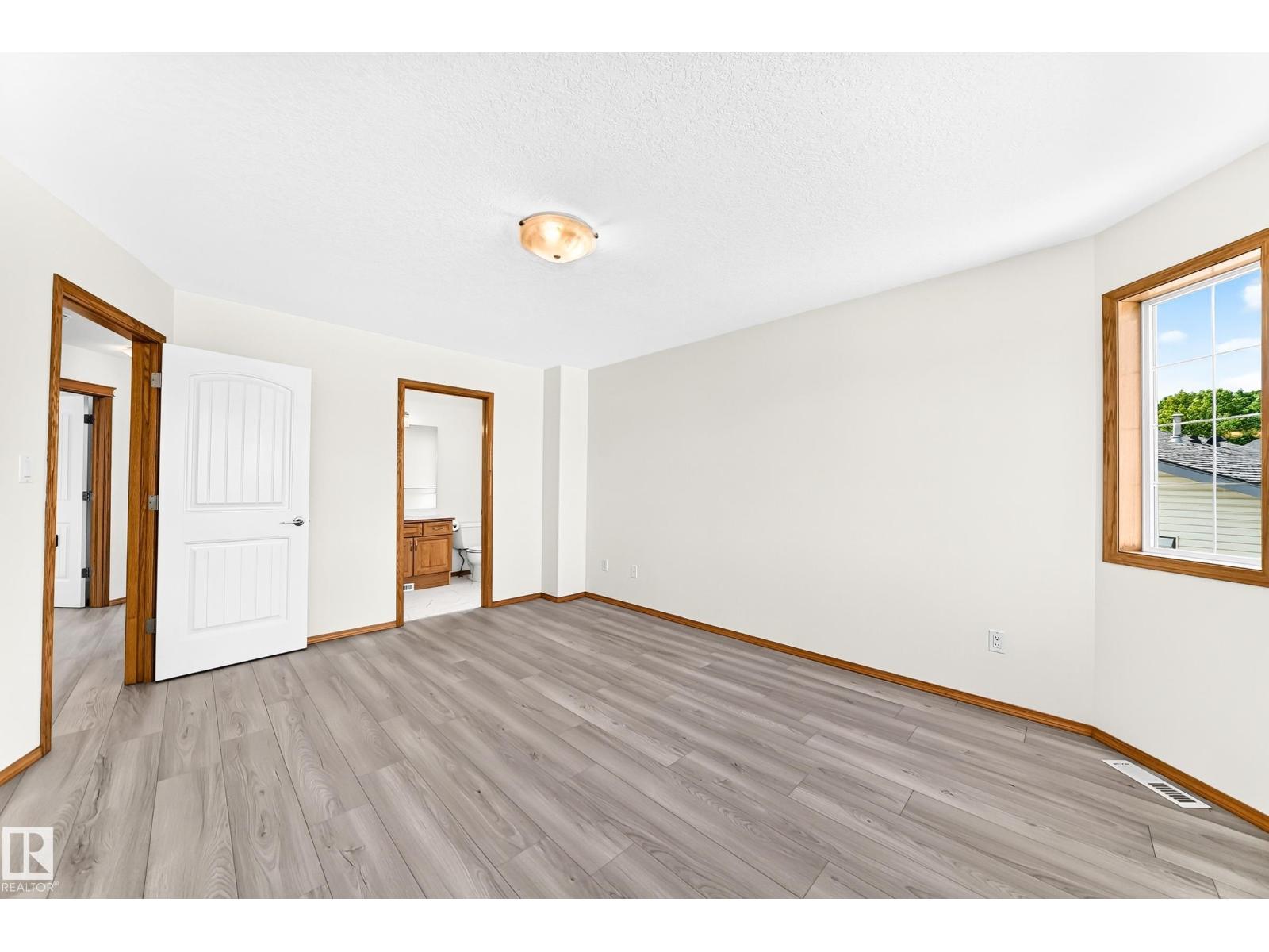 686 KANANASKIS DR - 32