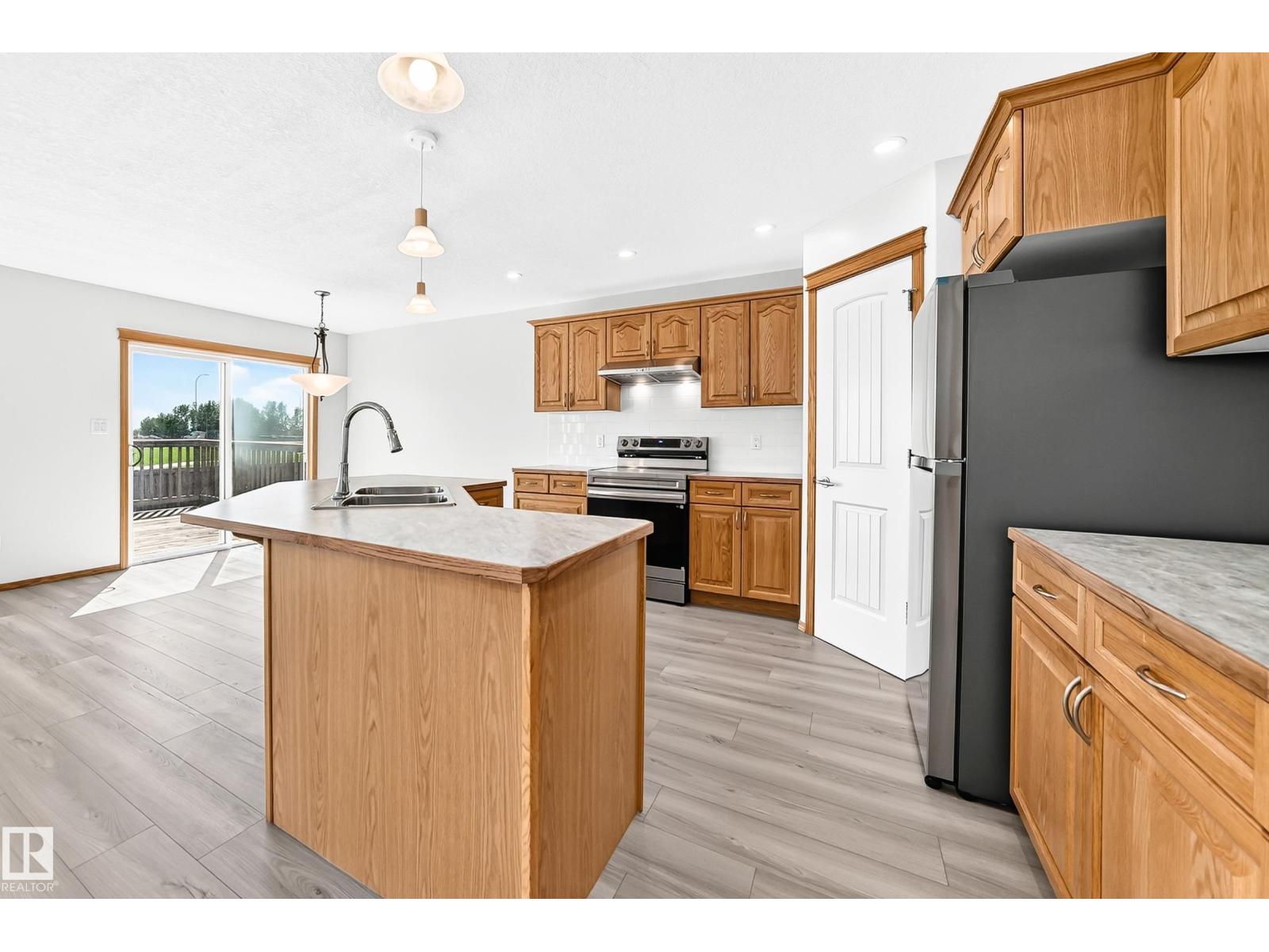 686 KANANASKIS DR - 9