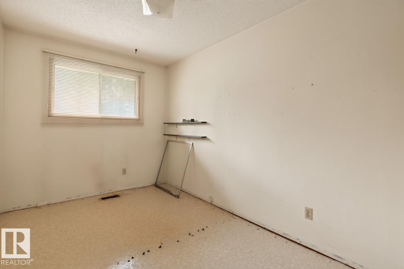 69 GARLAND CR - 14