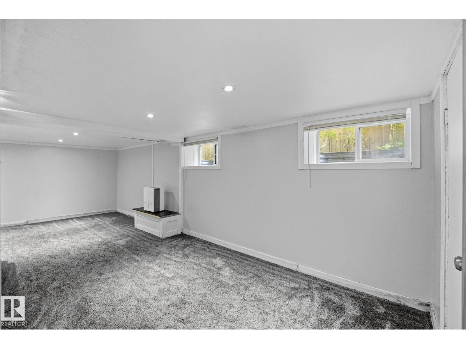 11525 129 AV NW - 16