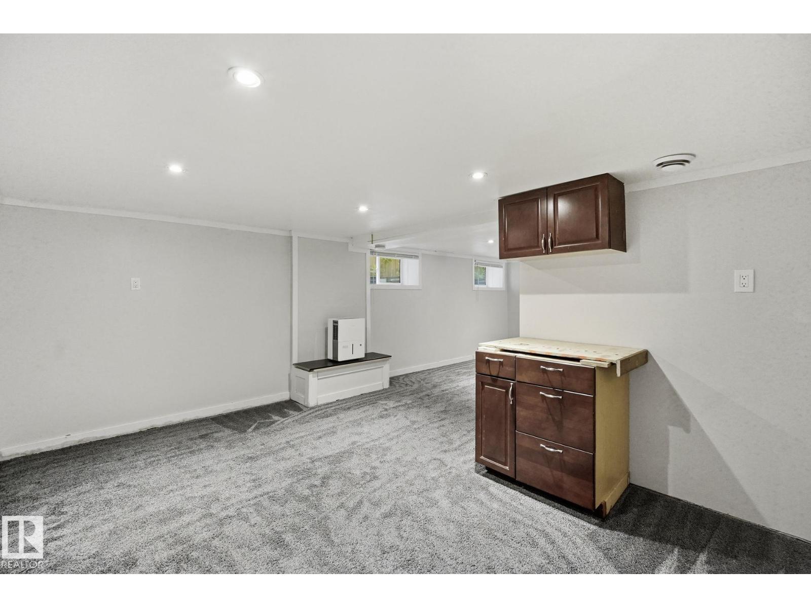 11525 129 AV NW - 18