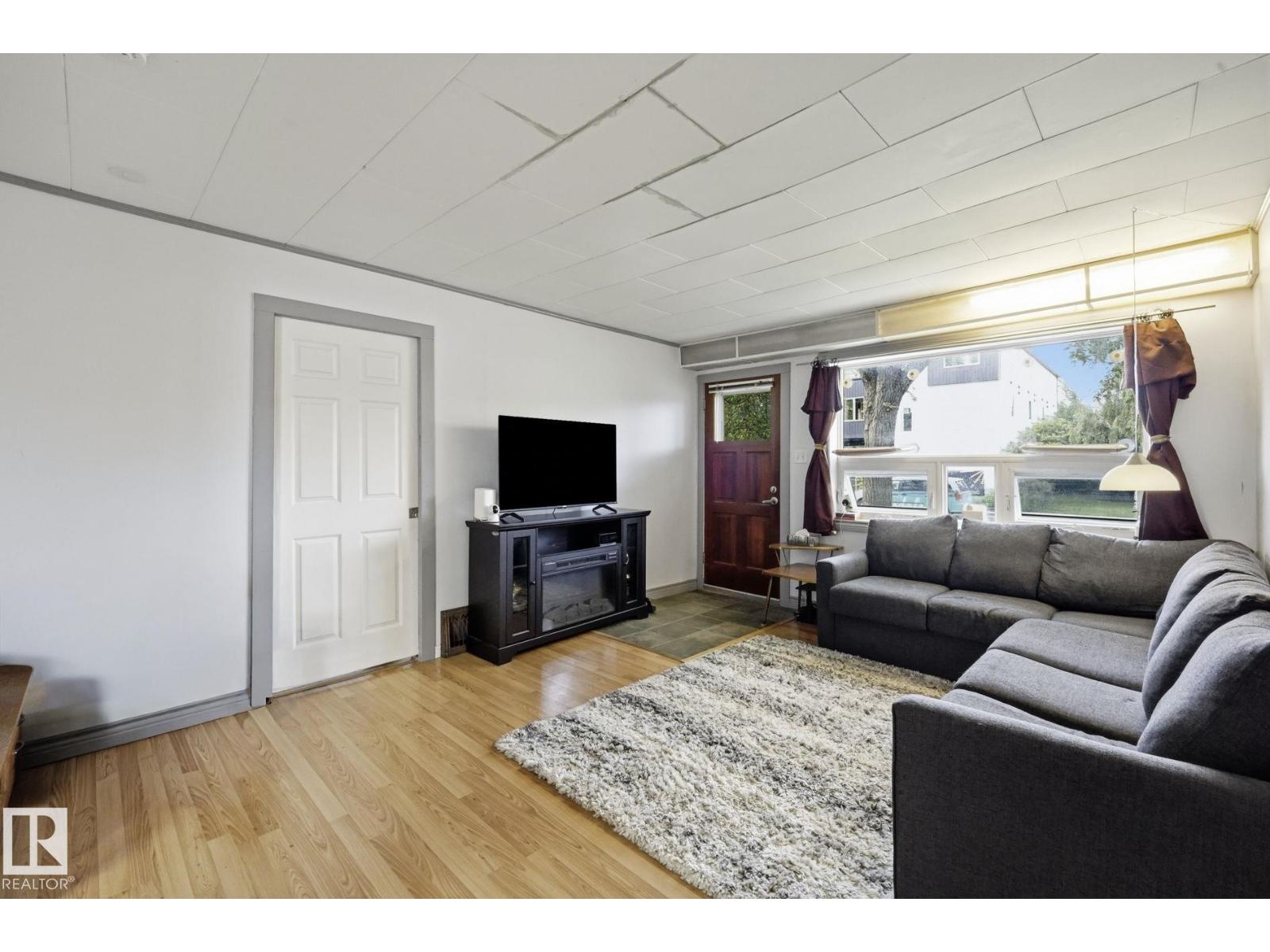 11525 129 AV NW - 2