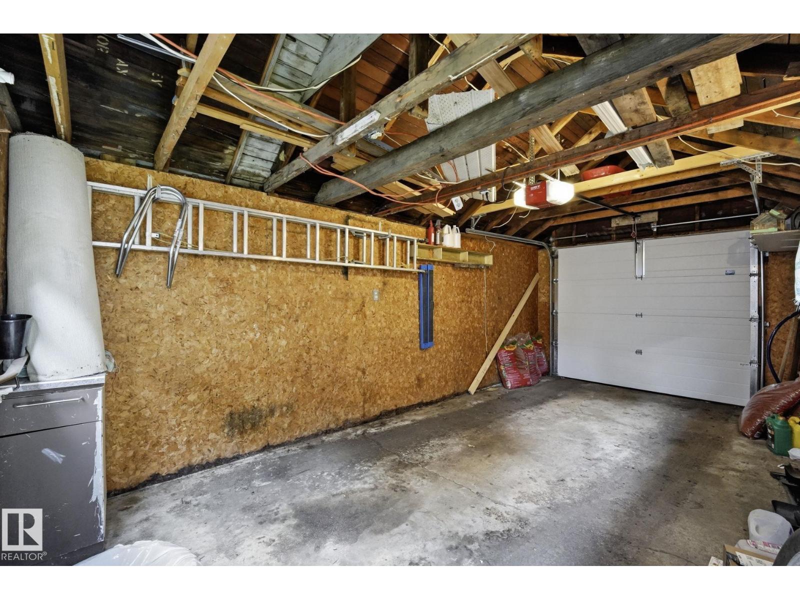 11525 129 AV NW - 24