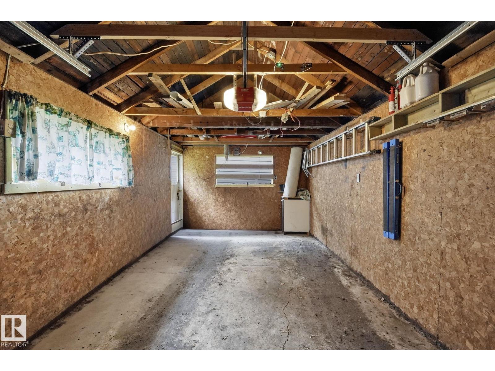 11525 129 AV NW - 25