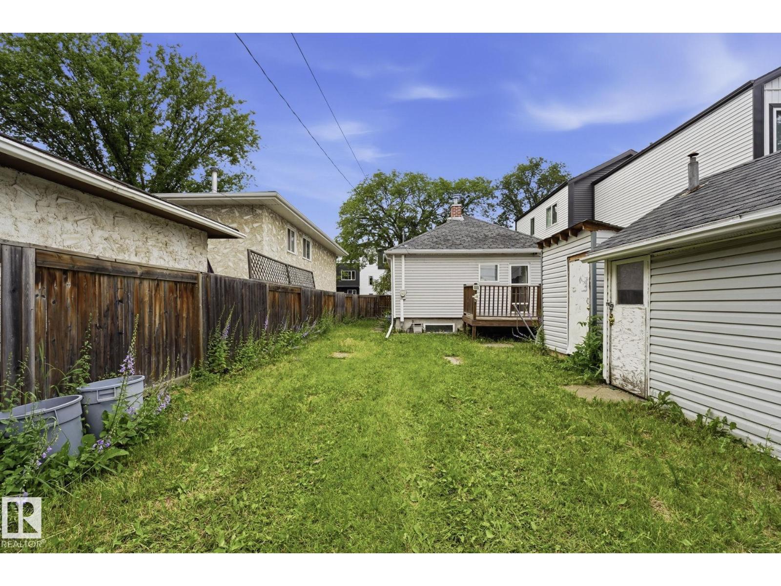 11525 129 AV NW - 32