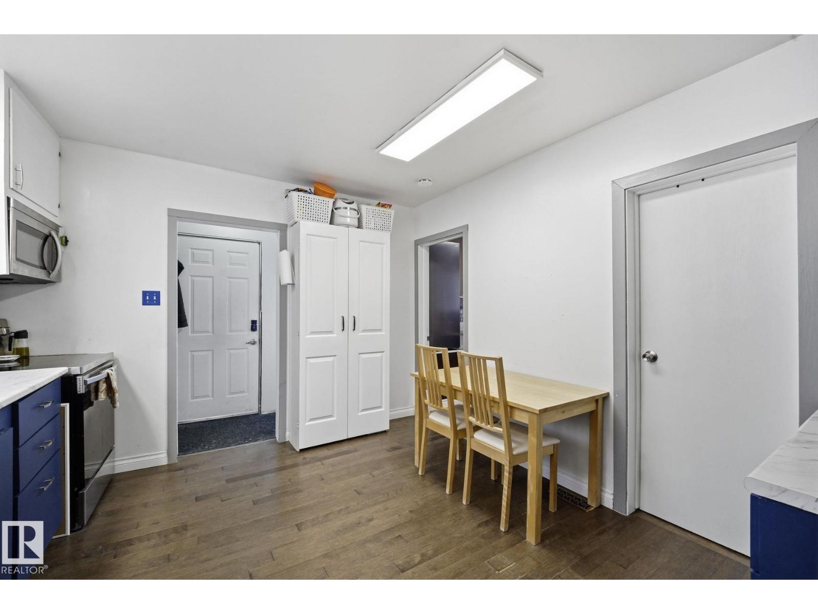 11525 129 AV NW - 8
