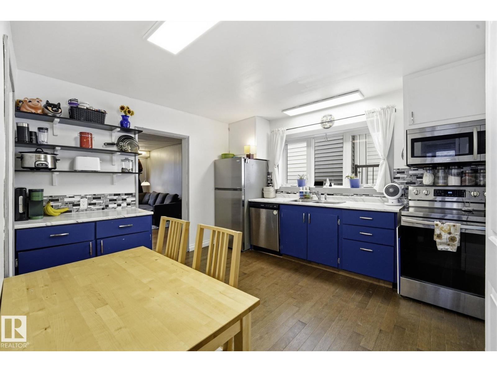 11525 129 AV NW - 9
