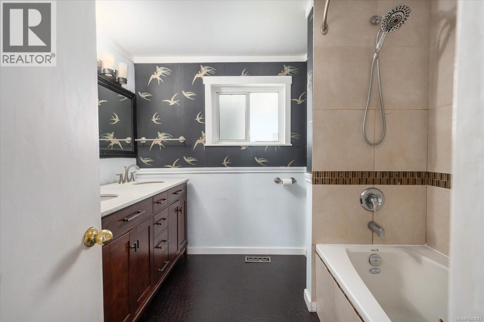1080 Nelson St - 22