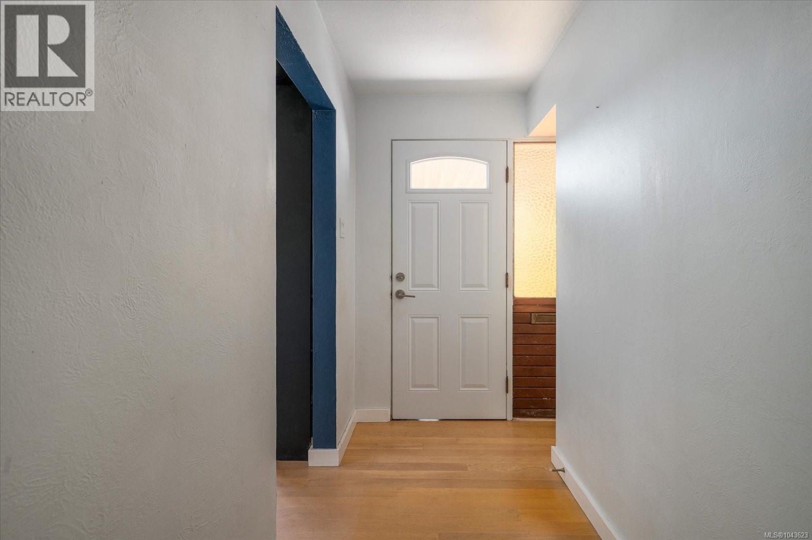 1080 Nelson St - 8