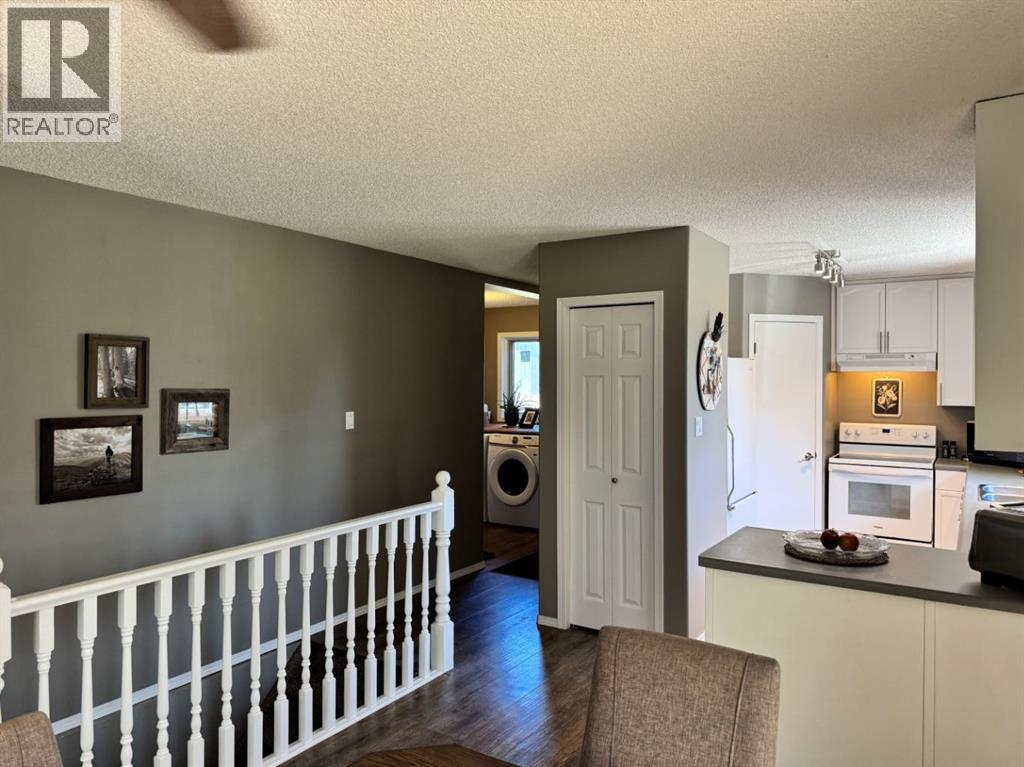 34048 Township Rd 834 - 11