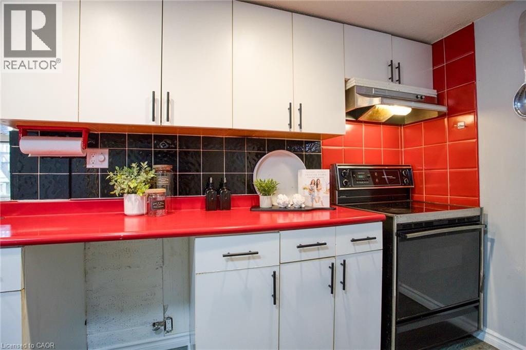 68 RIVERSIDE Drive - 18