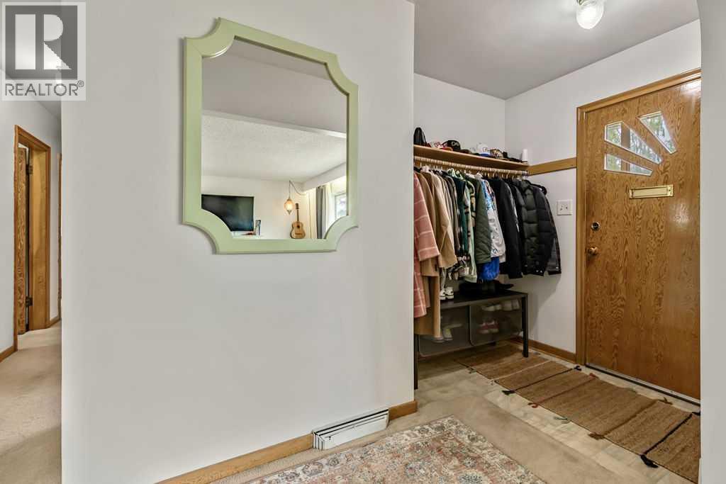 3807 25 Avenue SW - 4