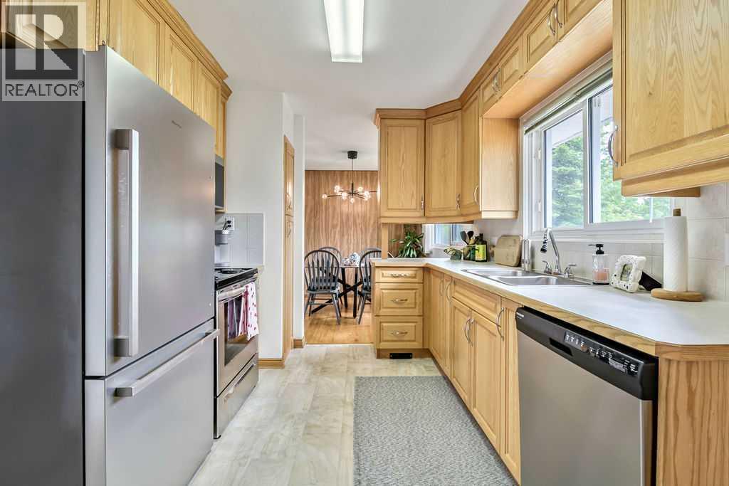 3807 25 Avenue SW - 15