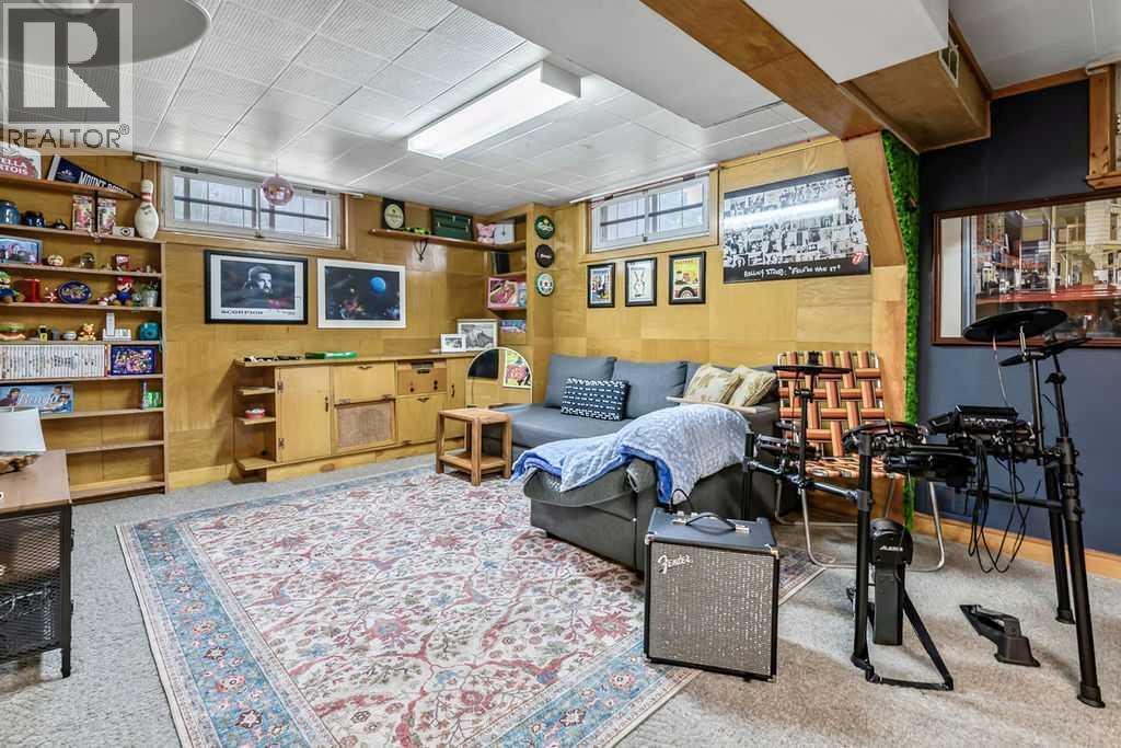 3807 25 Avenue SW - 30