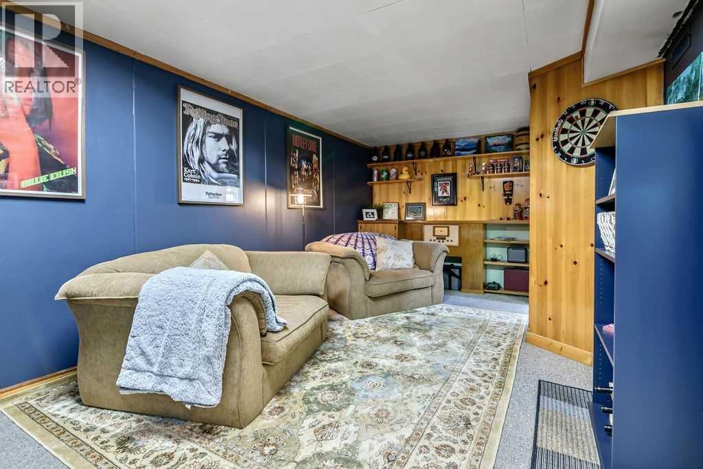 3807 25 Avenue SW - 28
