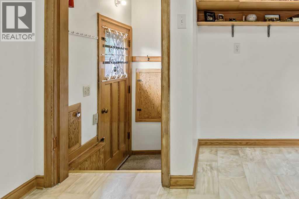 3807 25 Avenue SW - 25