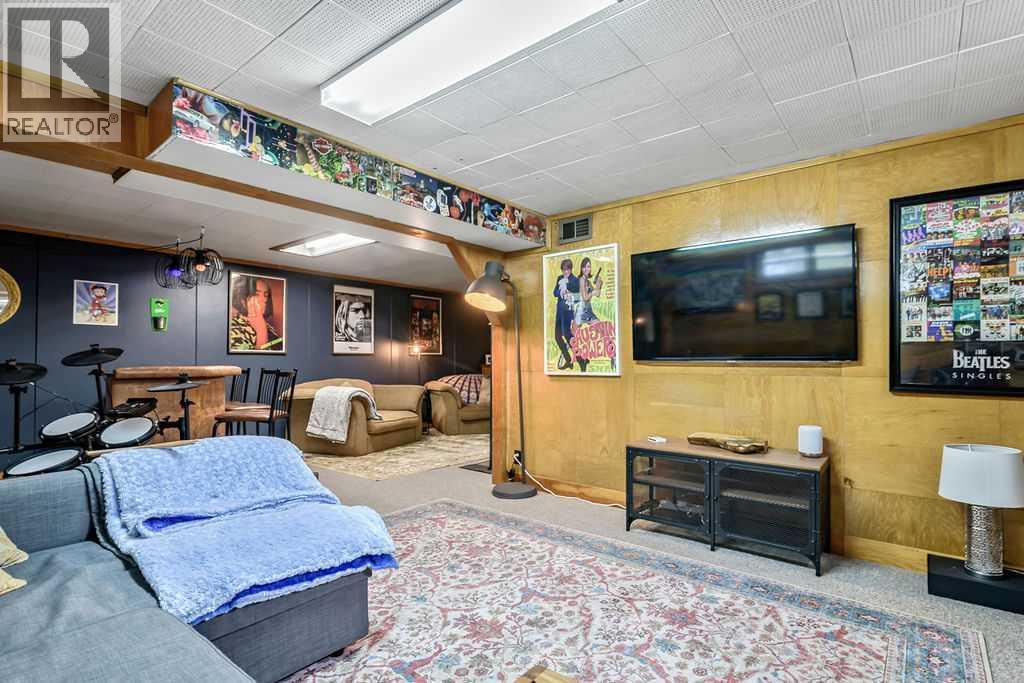 3807 25 Avenue SW - 32