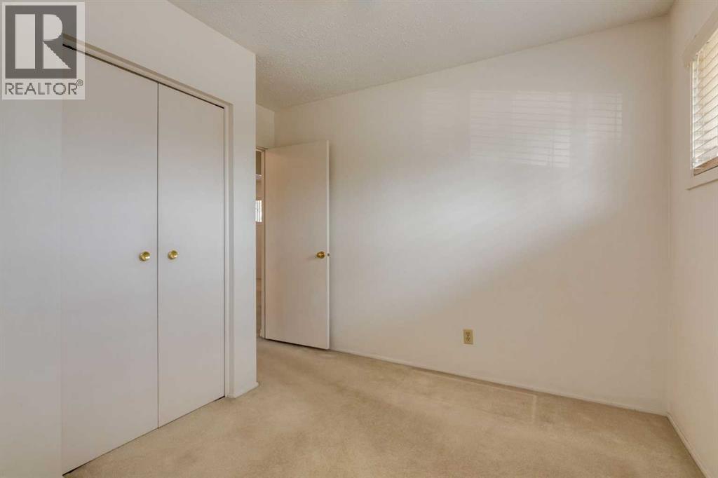228 Maple Court Crescent SE - 21