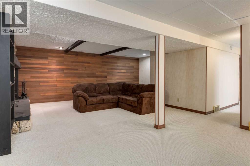 228 Maple Court Crescent SE - 27