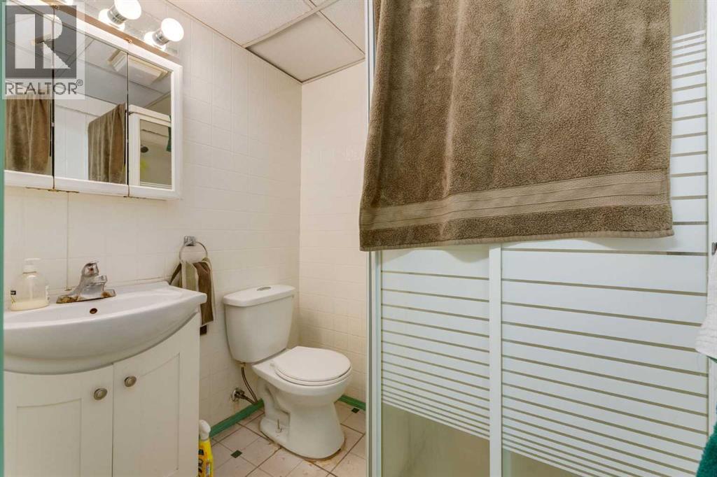 228 Maple Court Crescent SE - 29
