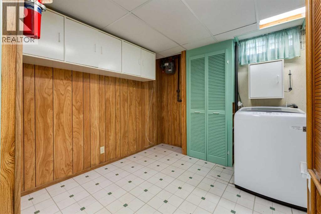 228 Maple Court Crescent SE - 31