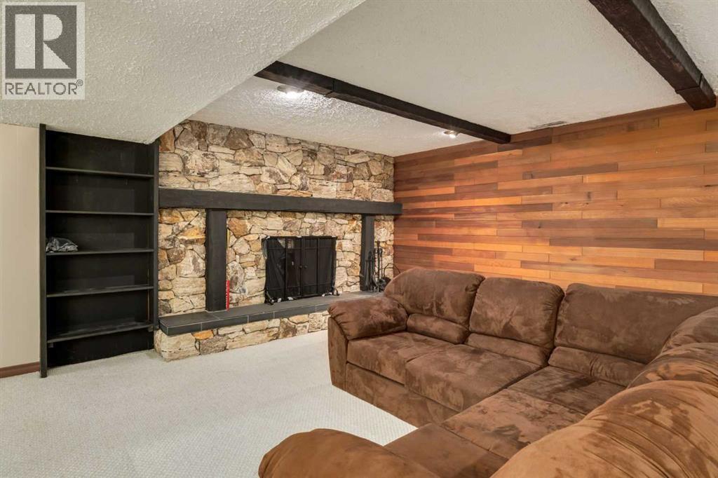 228 Maple Court Crescent SE - 26
