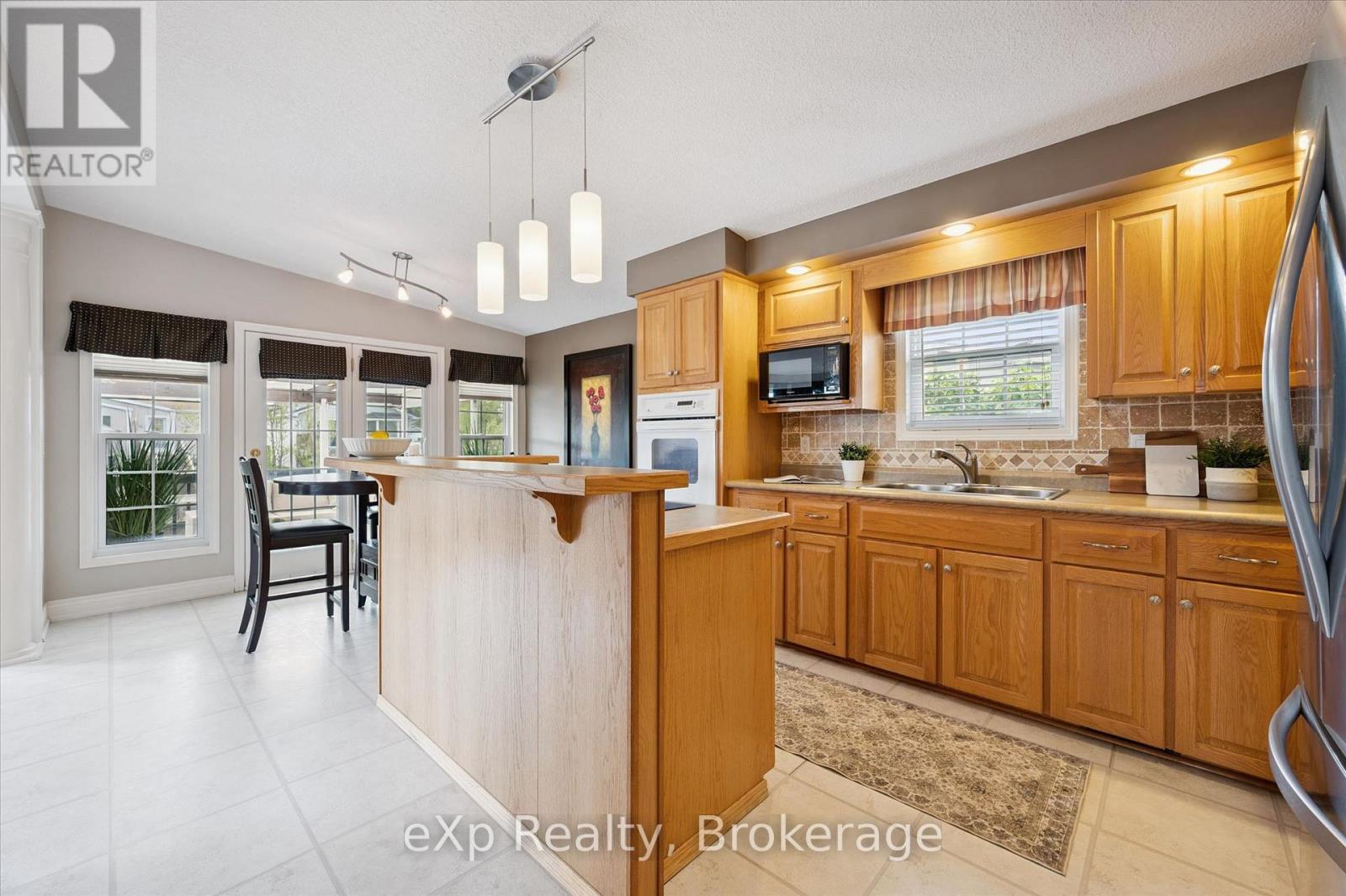 18 JASPER HEIGHTS PRIVATE - 14