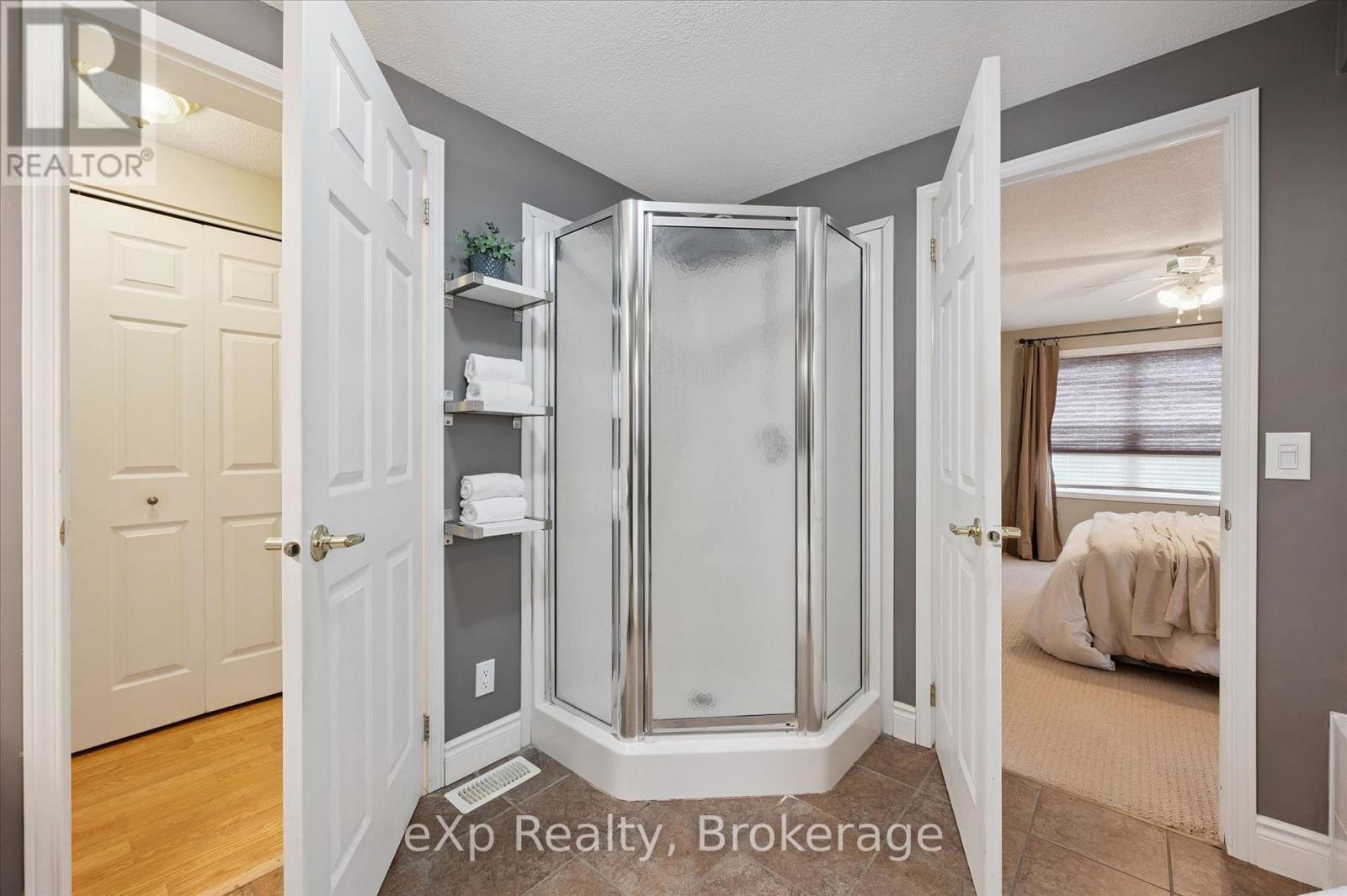 18 JASPER HEIGHTS PRIVATE - 28