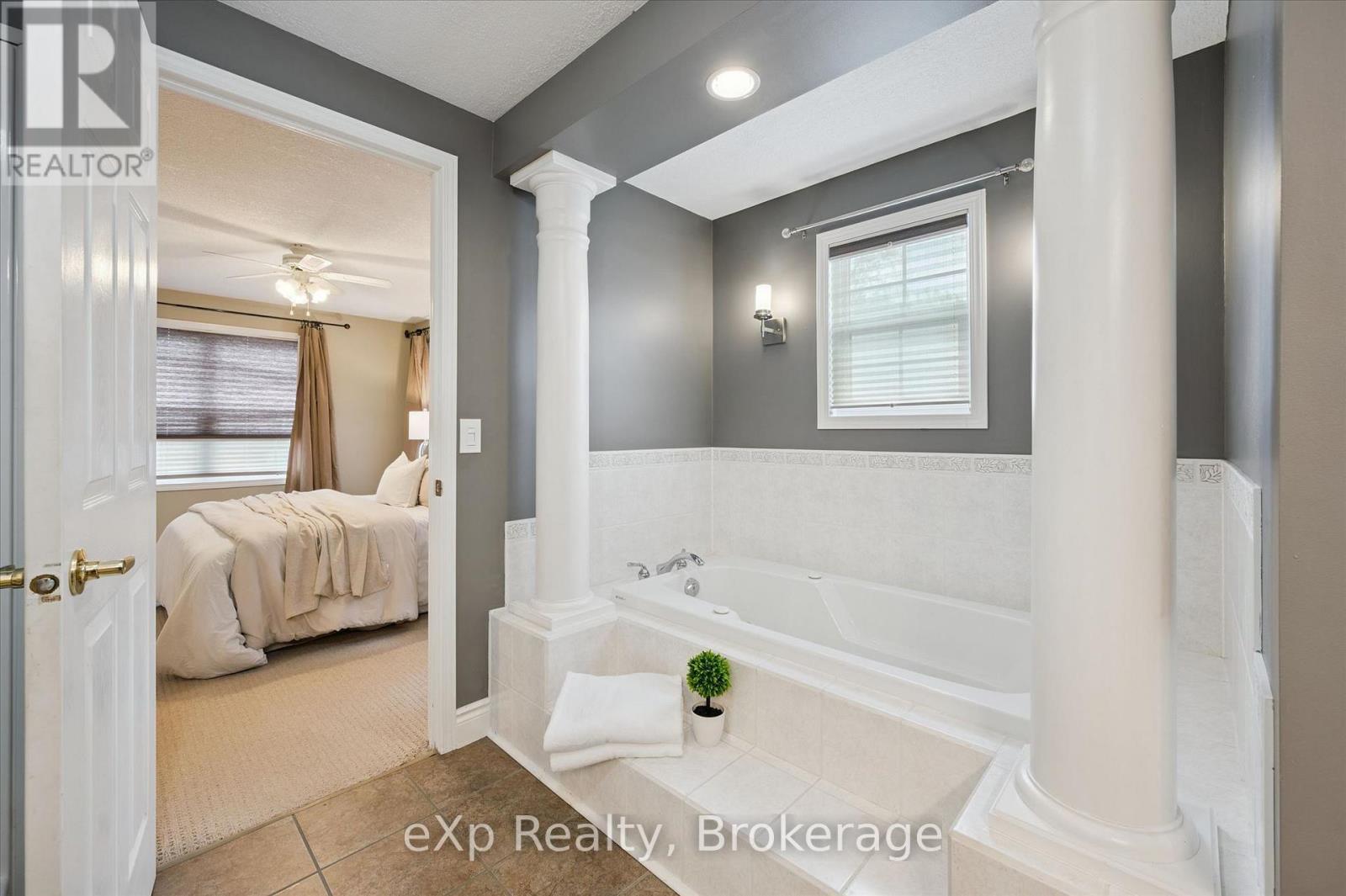 18 JASPER HEIGHTS PRIVATE - 27