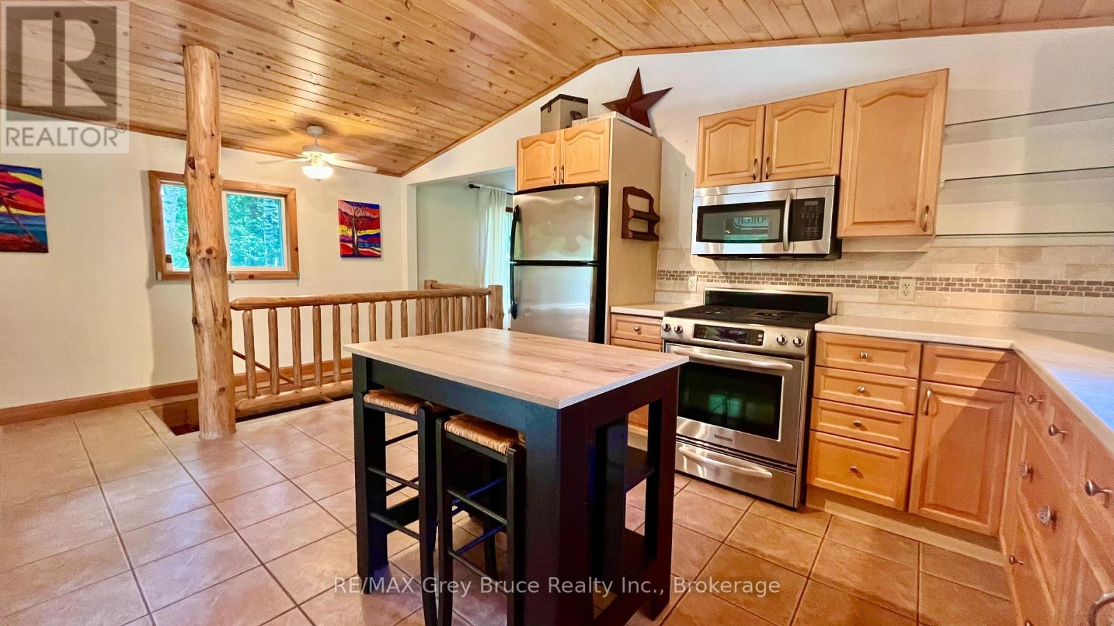 1535 15 SIDE ROAD - 33