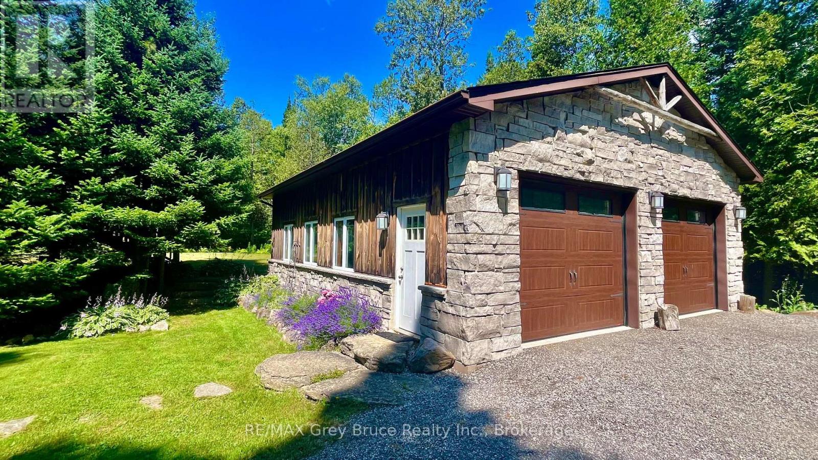 1535 15 SIDE ROAD - 16