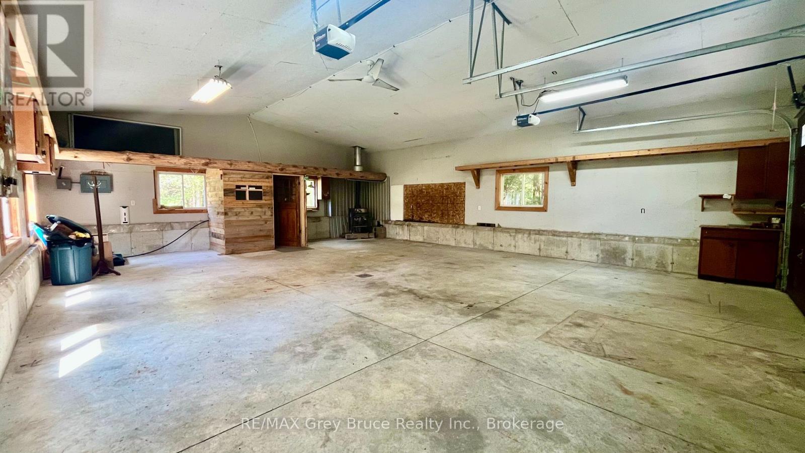 1535 15 SIDE ROAD - 18