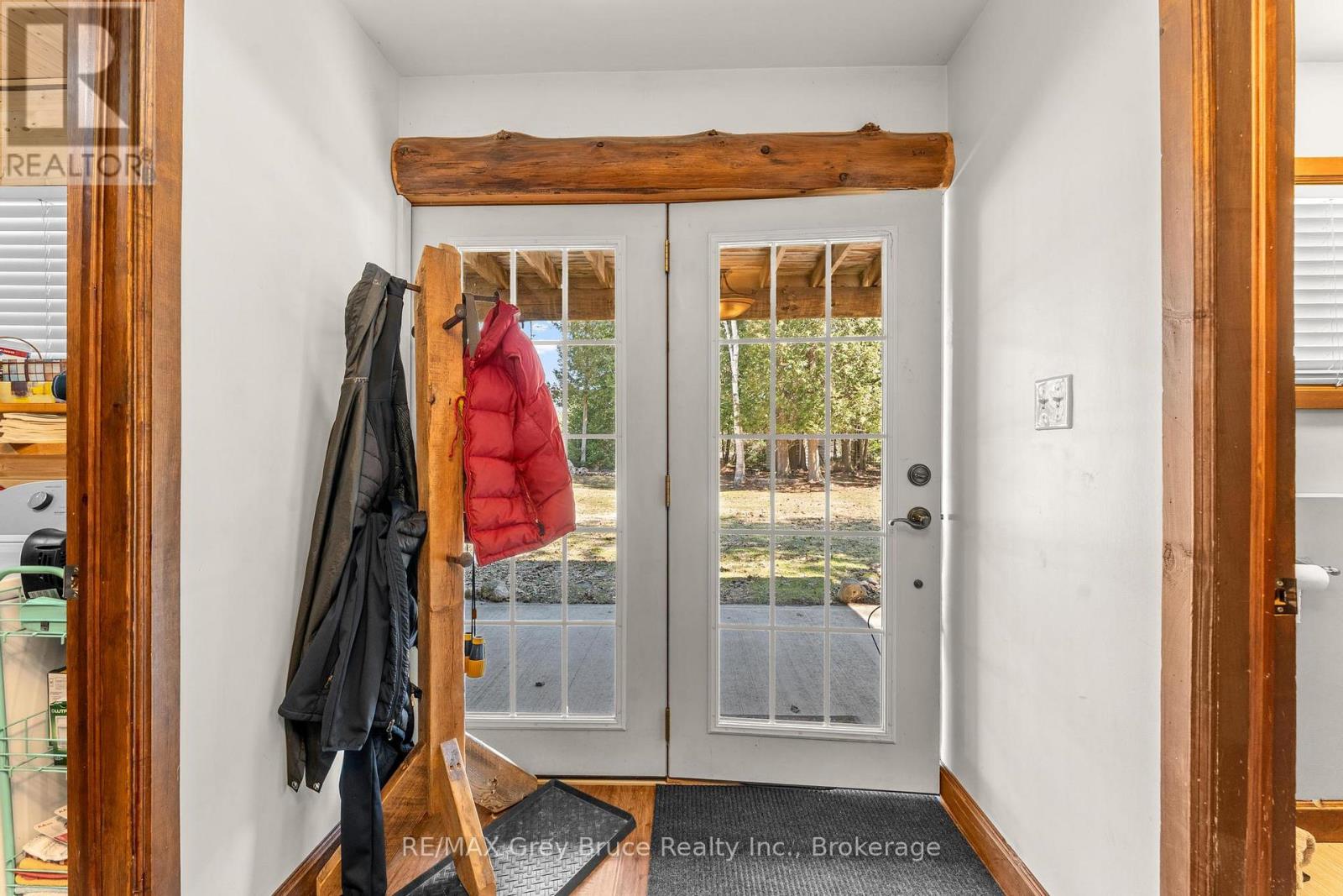 1535 15 SIDE ROAD - 23