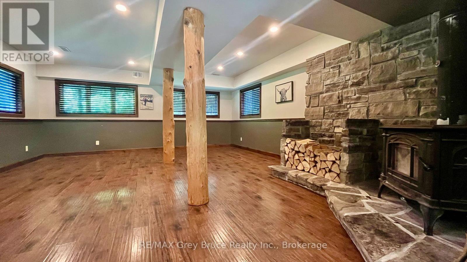 1535 15 SIDE ROAD - 27