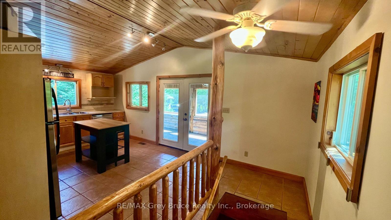 1535 15 SIDE ROAD - 34